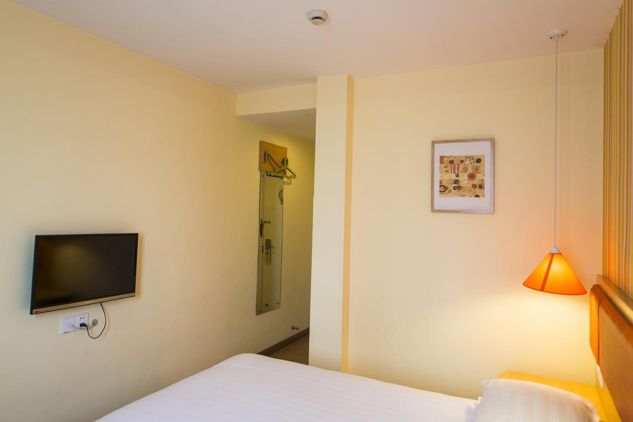Home Inn Changchun Dajing Road Ouya Outlets Esterno foto